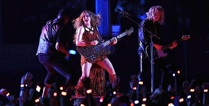 Shakira Delivers Electrifying, History-Making Performance at Pepsi Super Bowl LIV Halftime With New Gibson Firebird Guitar