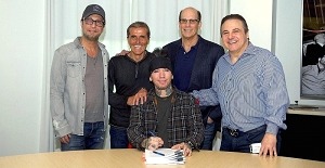 DJ Ashba Signs With Edgeout Records / Universal Music Group / UMe